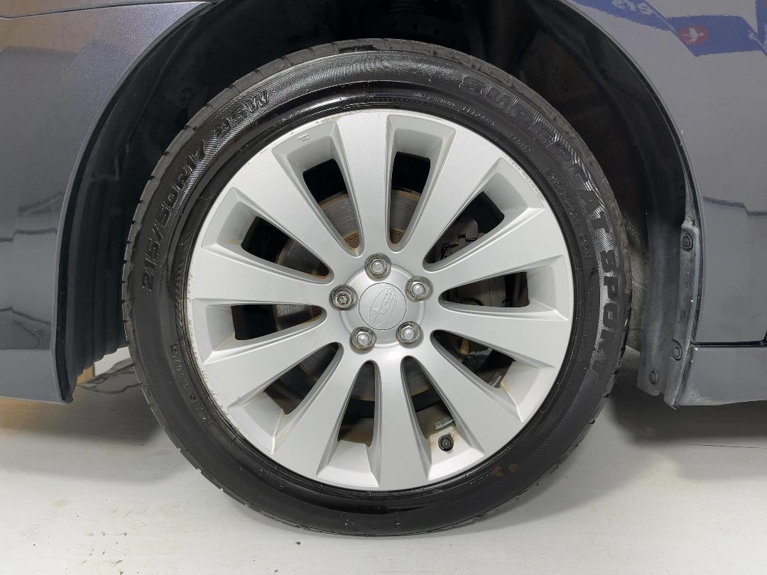 Photo '10' of Subaru Legacy