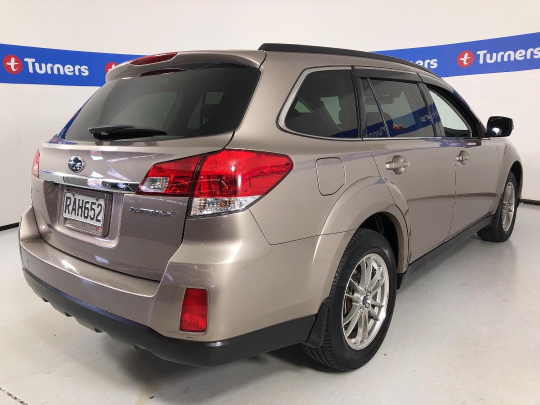 Photo '7' of Subaru Outback