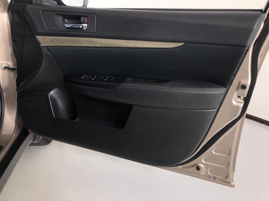 Photo '15' of Subaru Outback