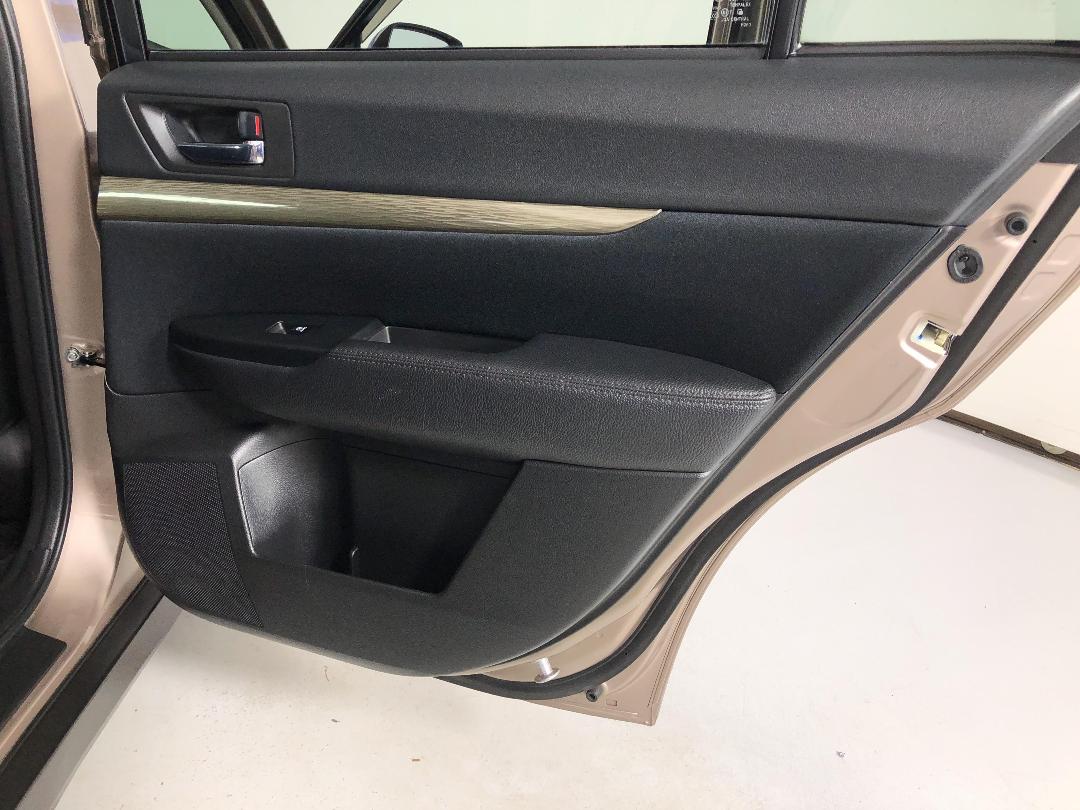 Photo '19' of Subaru Outback