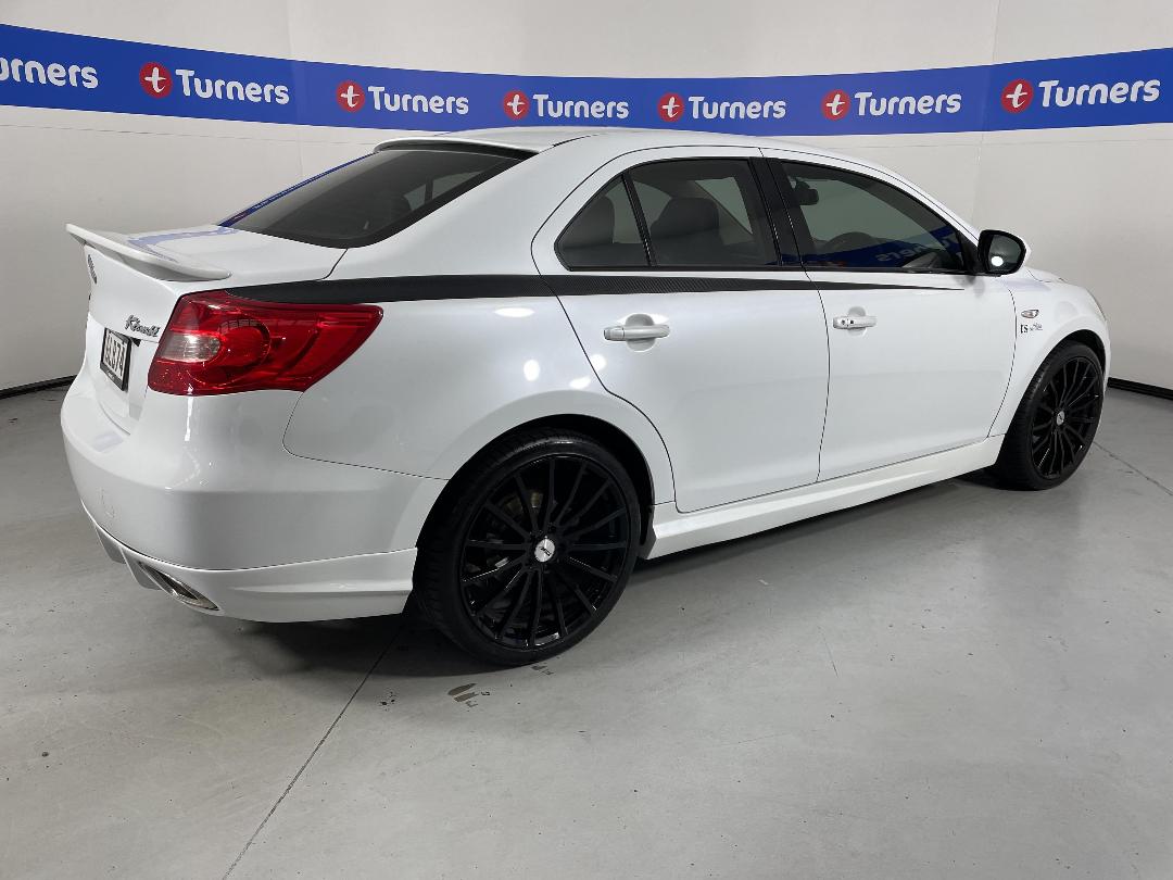 Photo '7' of Suzuki Kizashi Photo '7' of Suzuki Kizashi