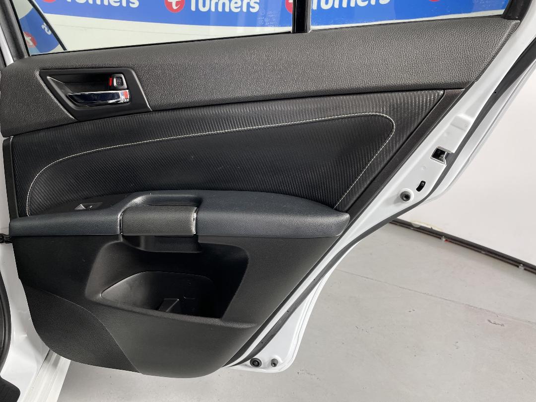 Photo '19' of Suzuki Kizashi Photo '19' of Suzuki Kizashi