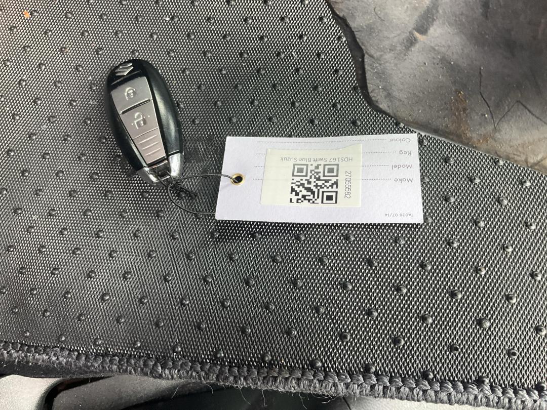 Photo '13' of Suzuki Swift Photo '13' of Suzuki Swift