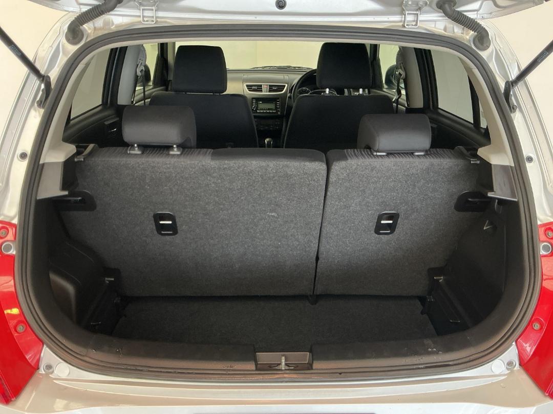 Photo '14' of Suzuki Swift Photo '14' of Suzuki Swift