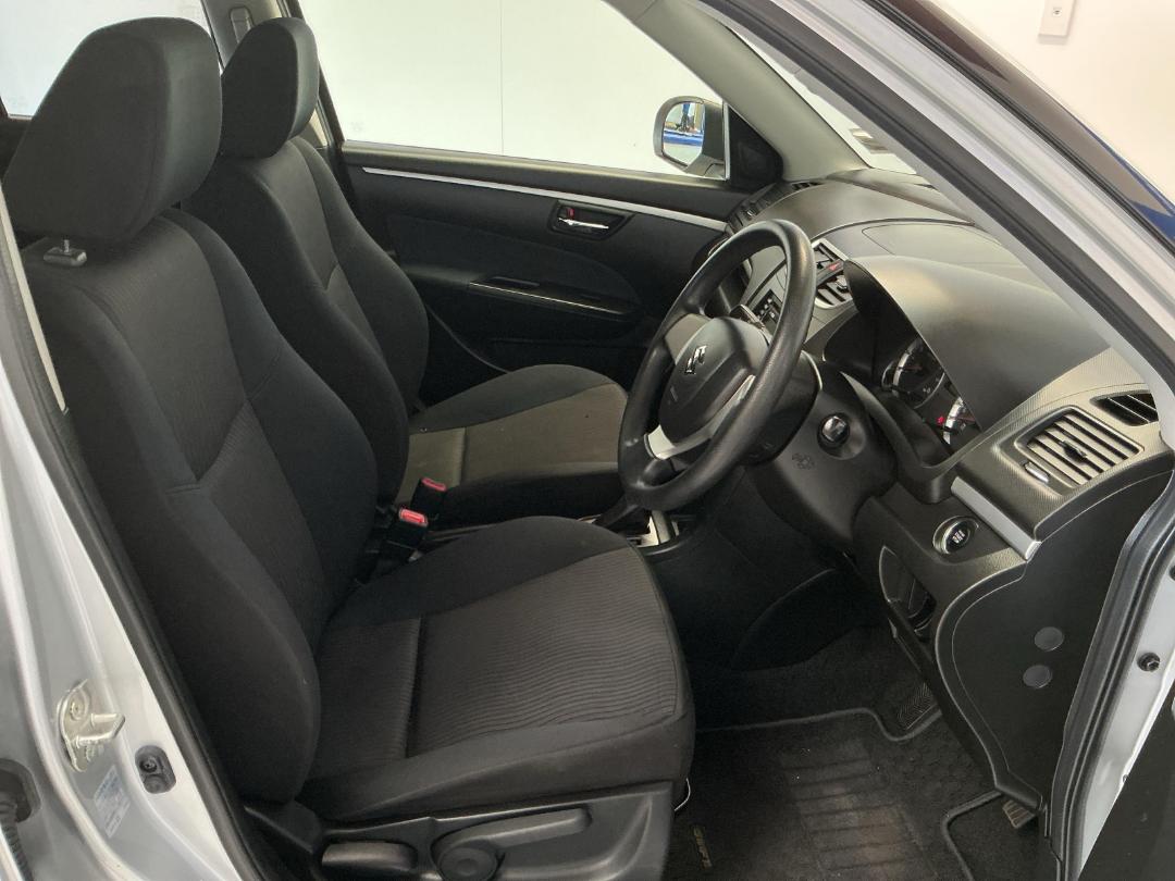 Photo '16' of Suzuki Swift Photo '16' of Suzuki Swift