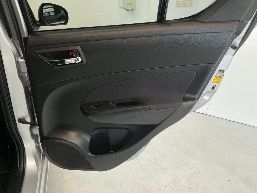 Photo '19' of Suzuki Swift Photo '19' of Suzuki Swift