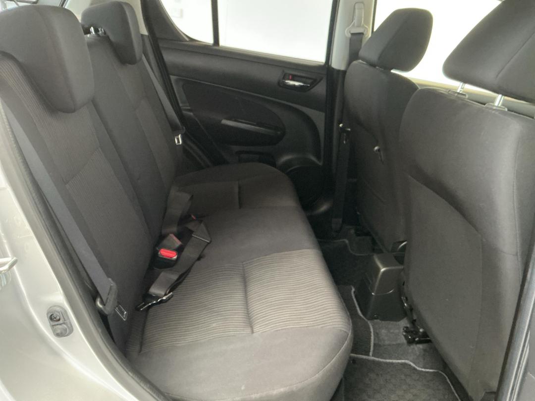 Photo '20' of Suzuki Swift Photo '20' of Suzuki Swift