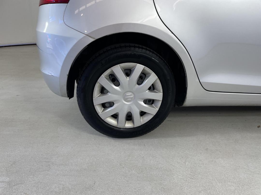 Photo '12' of Suzuki Swift