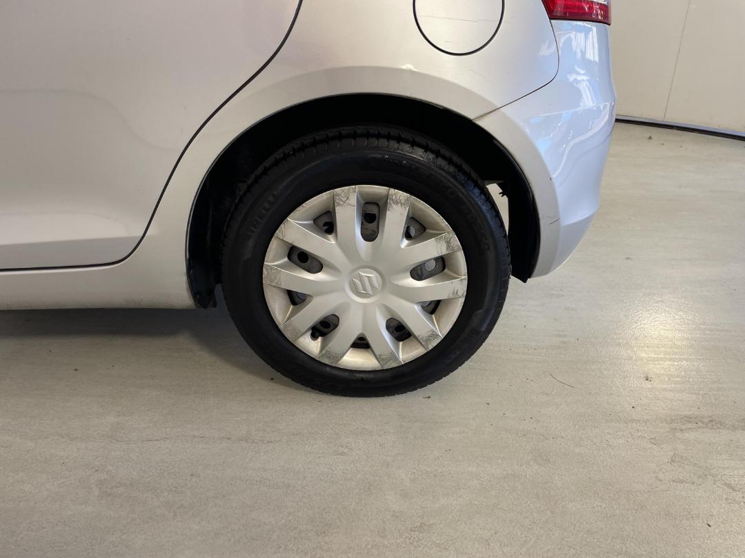 Photo '11' of Suzuki Swift