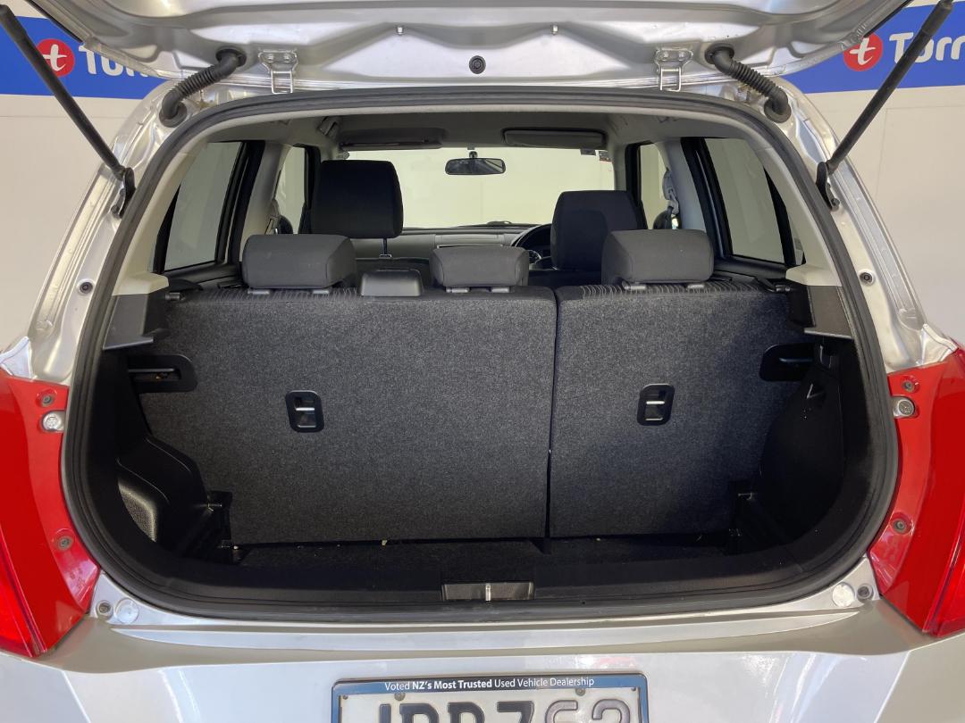 Photo '14' of Suzuki Swift