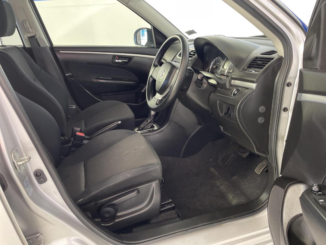 Photo '16' of Suzuki Swift