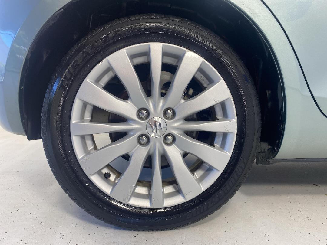 Photo '12' of Suzuki Swift