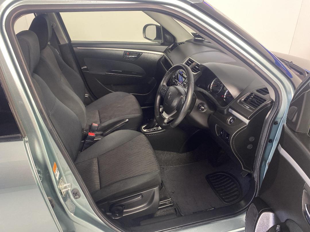 Photo '16' of Suzuki Swift