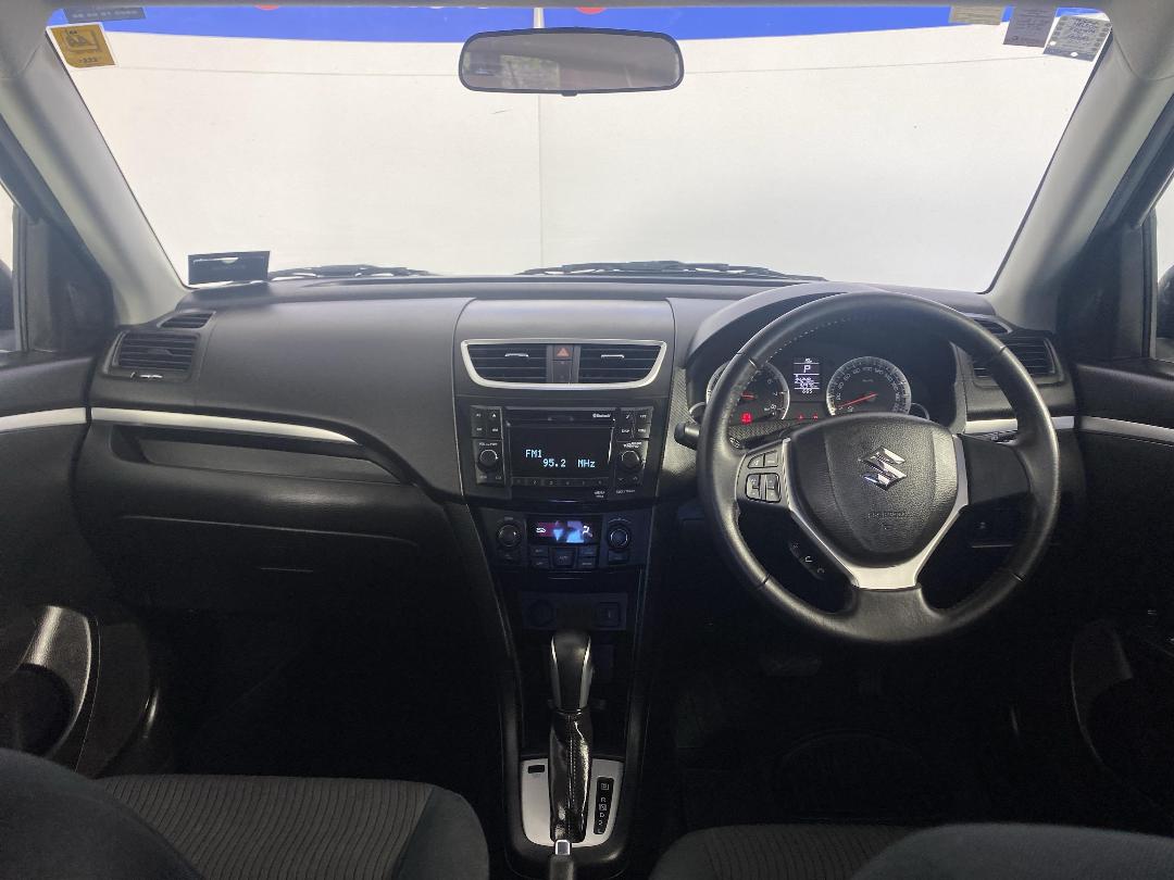 Photo '17' of Suzuki Swift