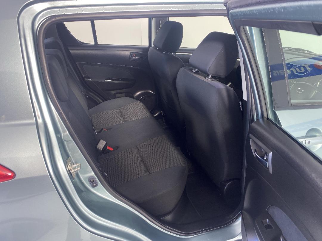 Photo '20' of Suzuki Swift