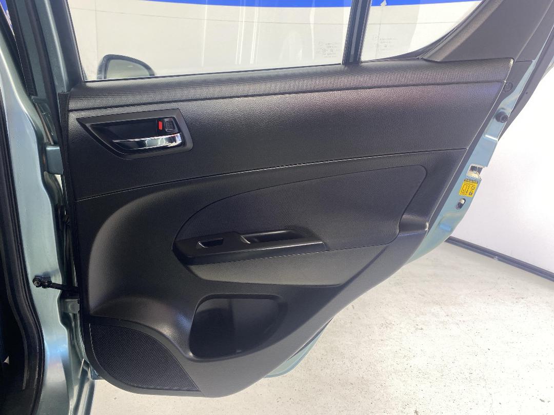 Photo '19' of Suzuki Swift