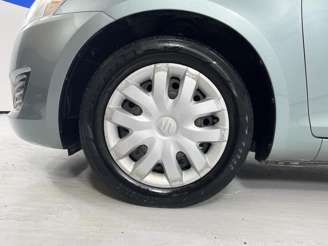 Photo '10' of Suzuki Swift Photo '10' of Suzuki Swift