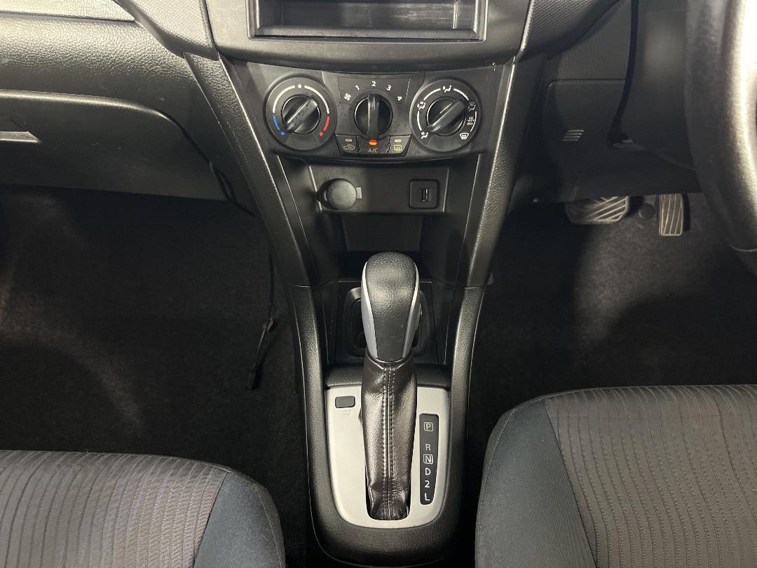 Photo '18' of Suzuki Swift Photo '18' of Suzuki Swift
