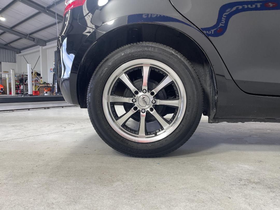 Photo '12' of Suzuki Swift