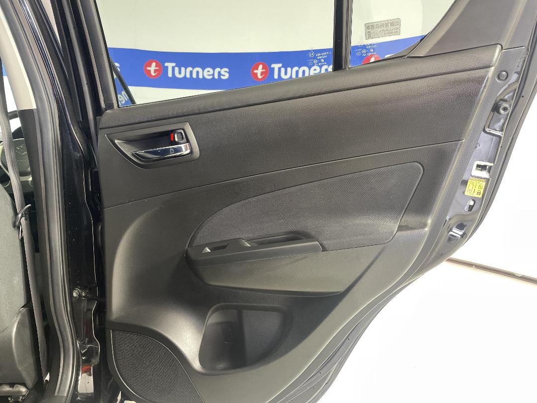 Photo '19' of Suzuki Swift