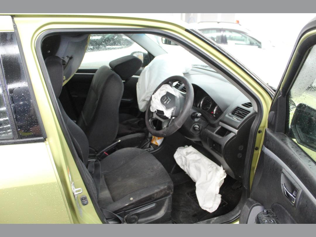 Photo '5' of Suzuki Swift Glxa Photo '5' of Suzuki Swift Glxa