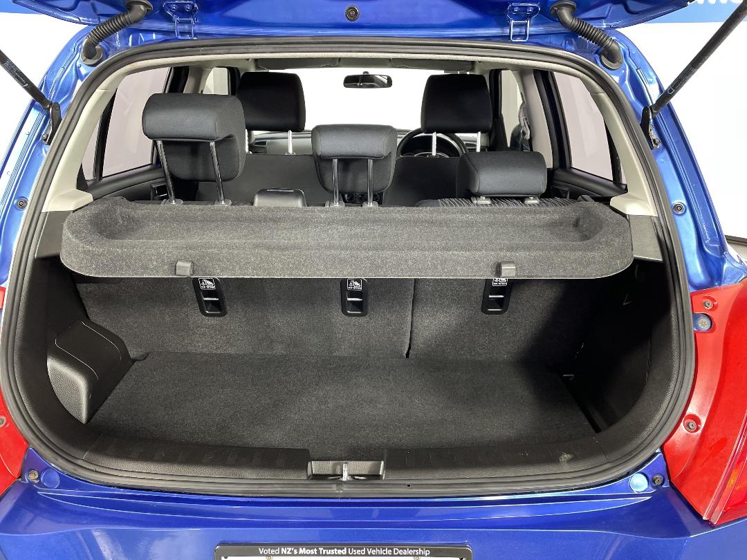 Photo '14' of Suzuki Swift