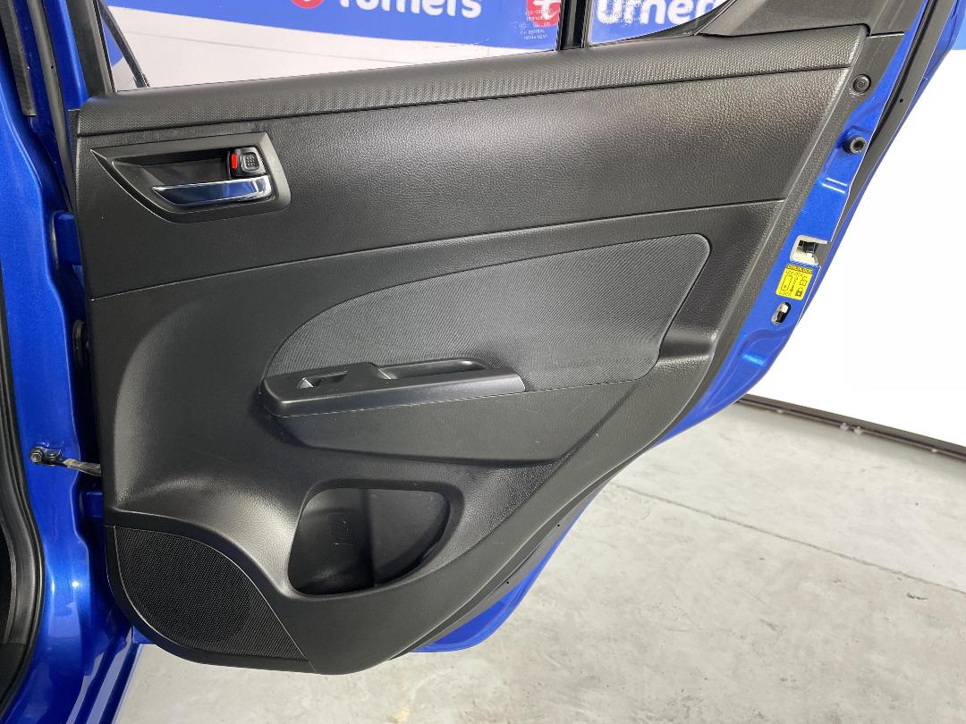 Photo '19' of Suzuki Swift