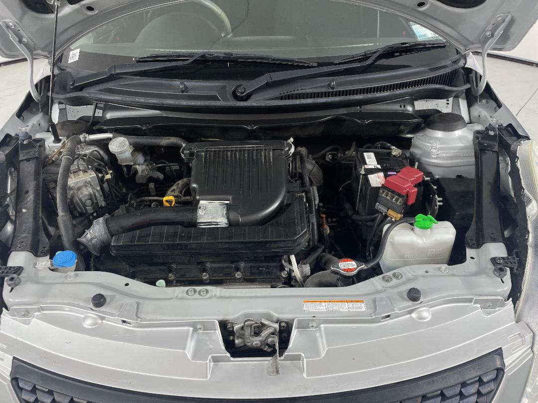 Photo '13' of Suzuki Swift