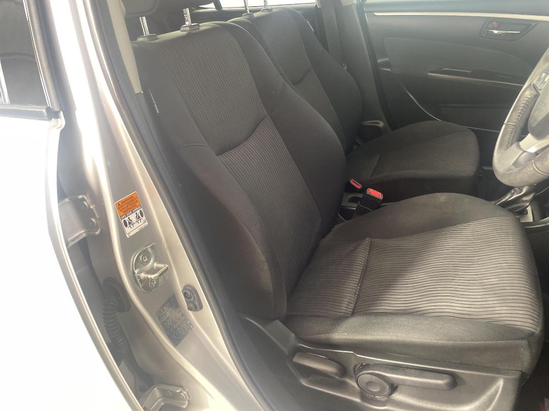 Photo '16' of Suzuki Swift