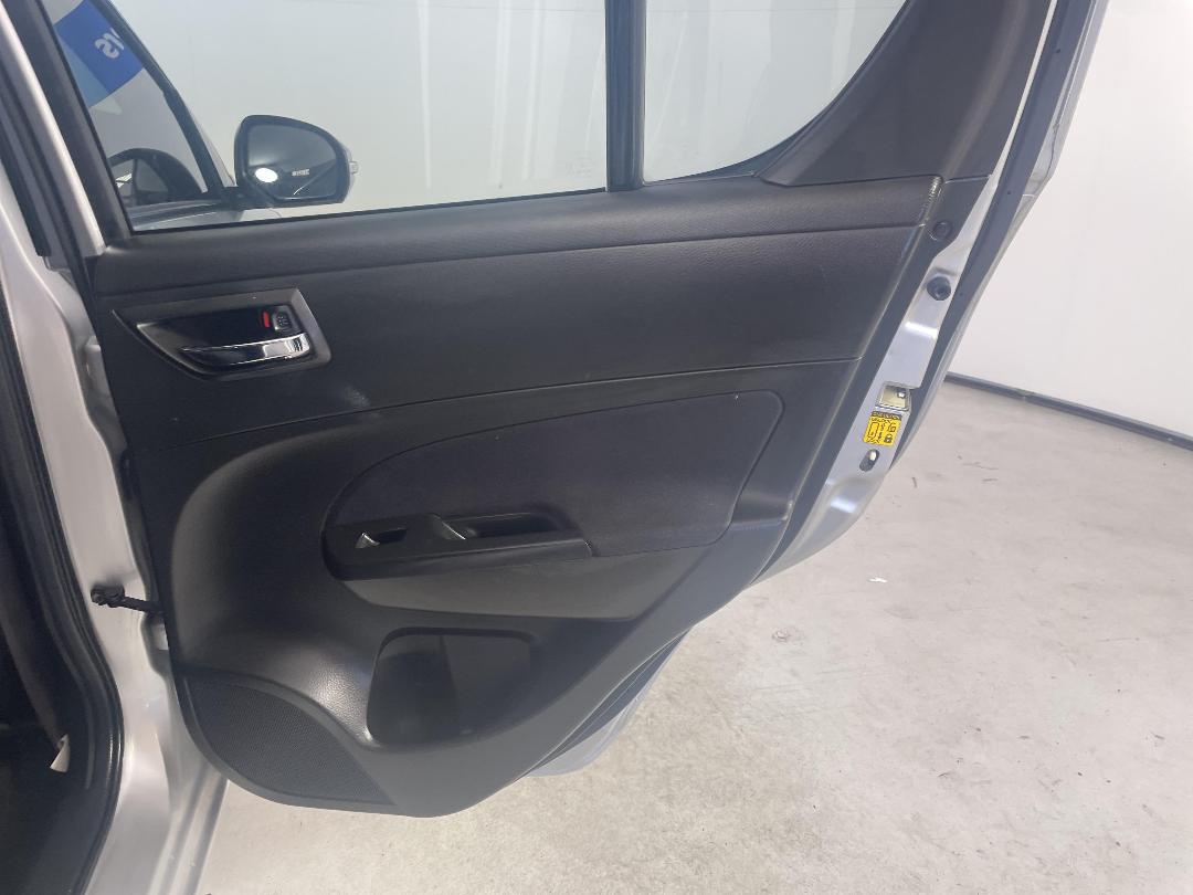 Photo '19' of Suzuki Swift