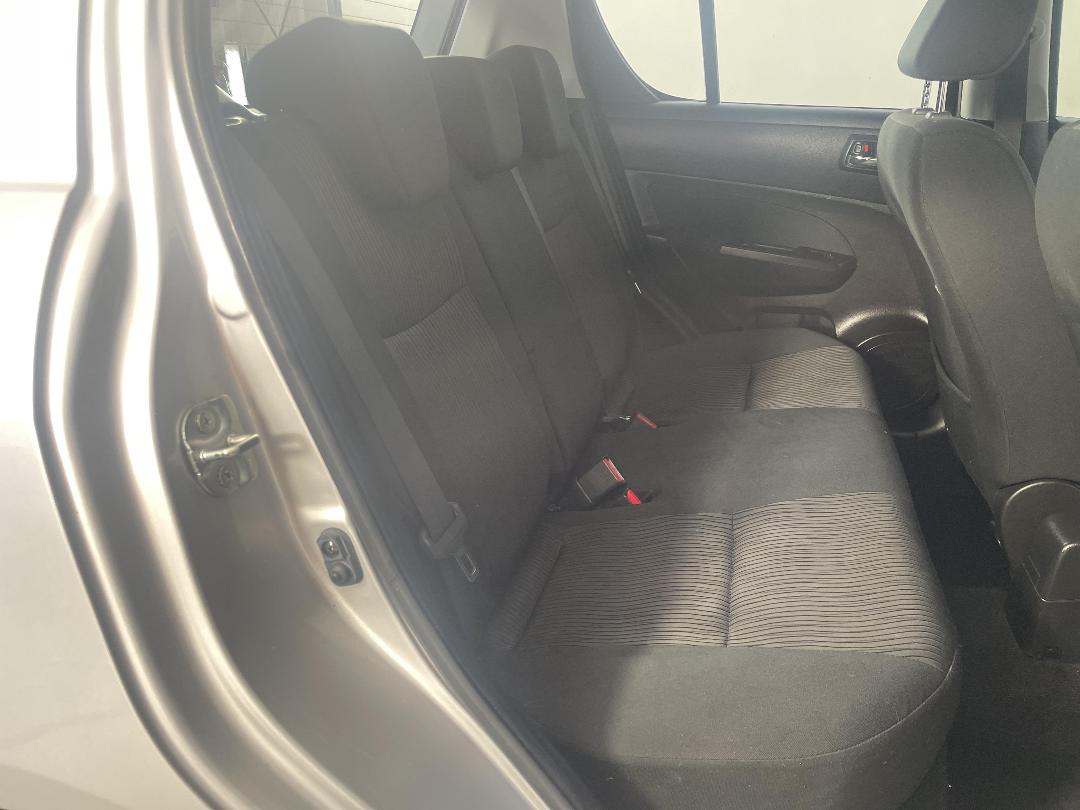 Photo '20' of Suzuki Swift