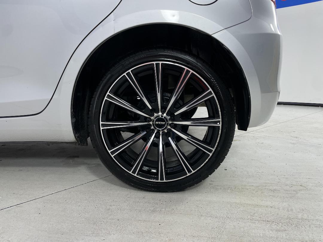 Photo '11' of Suzuki Swift