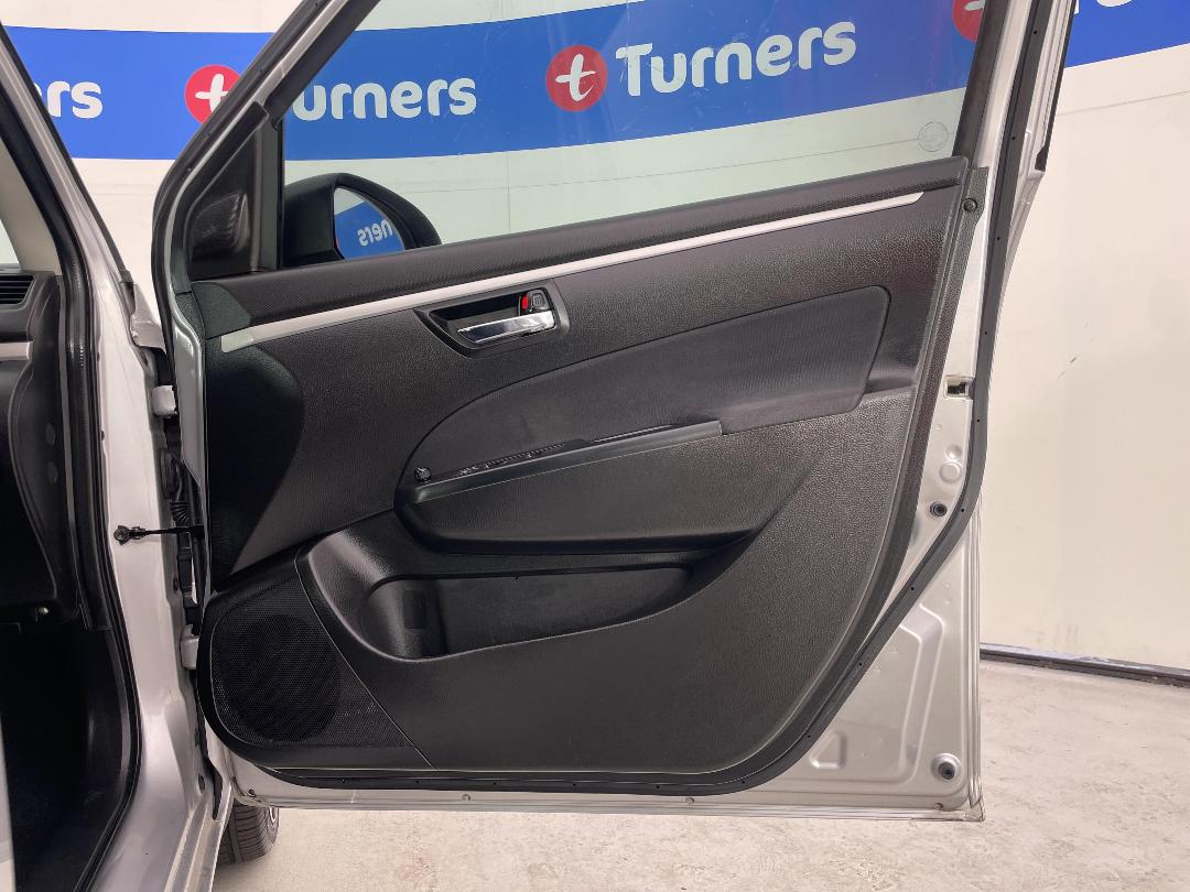 Photo '15' of Suzuki Swift