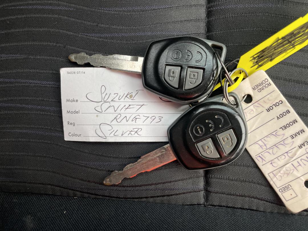 Photo '22' of Suzuki Swift