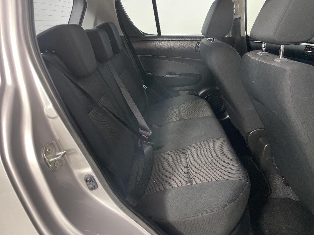 Photo '20' of Suzuki Swift