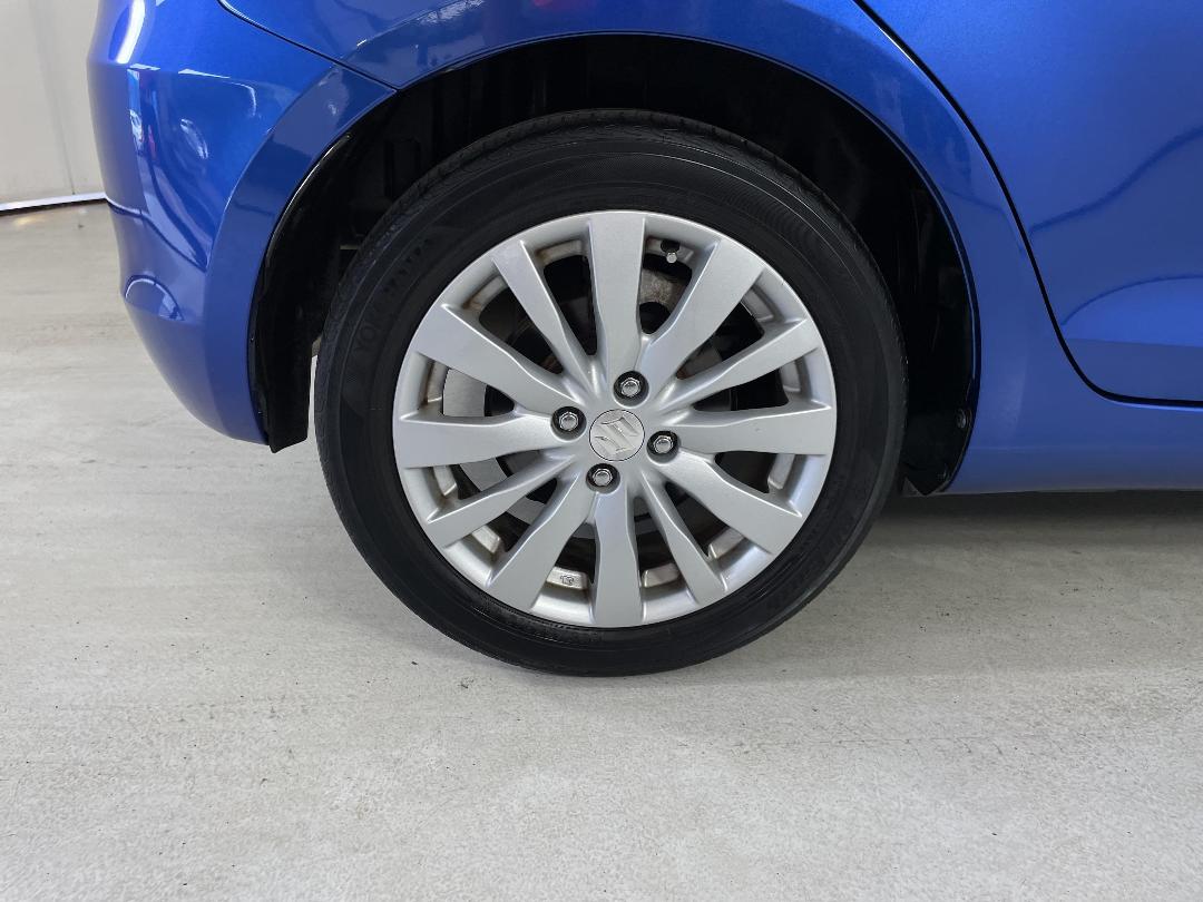 Photo '12' of Suzuki Swift Photo '12' of Suzuki Swift