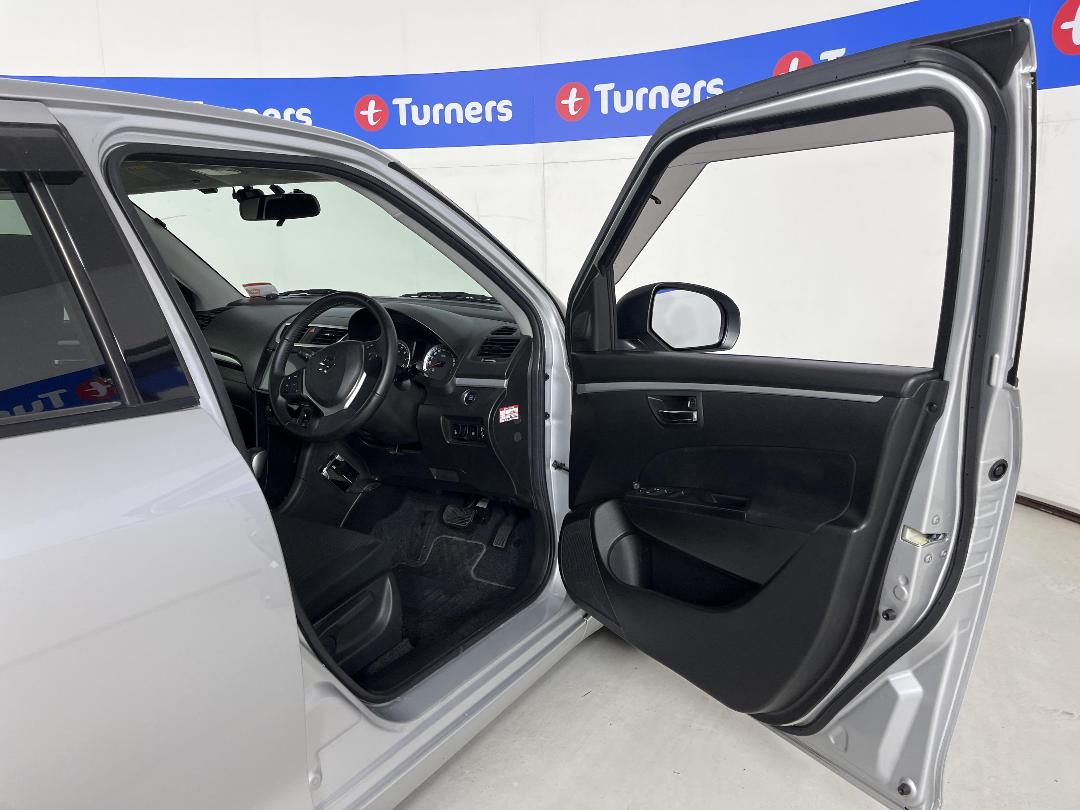 Photo '15' of Suzuki Swift Photo '15' of Suzuki Swift