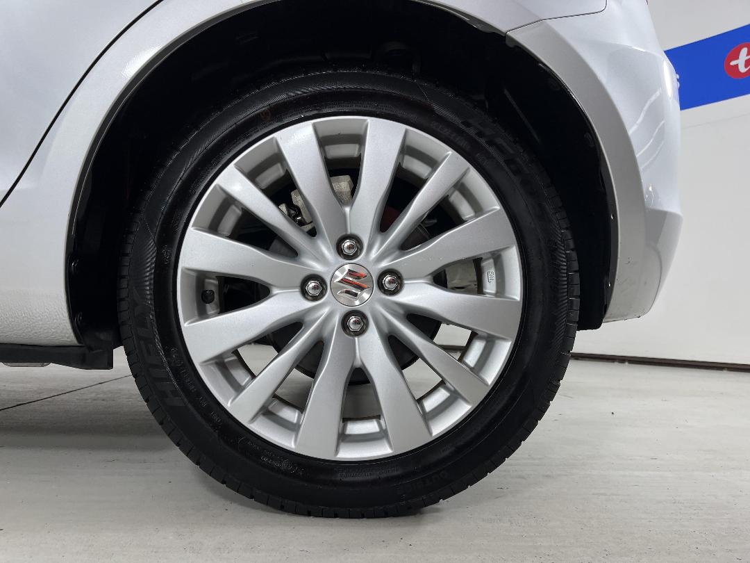 Photo '11' of Suzuki Swift Photo '11' of Suzuki Swift