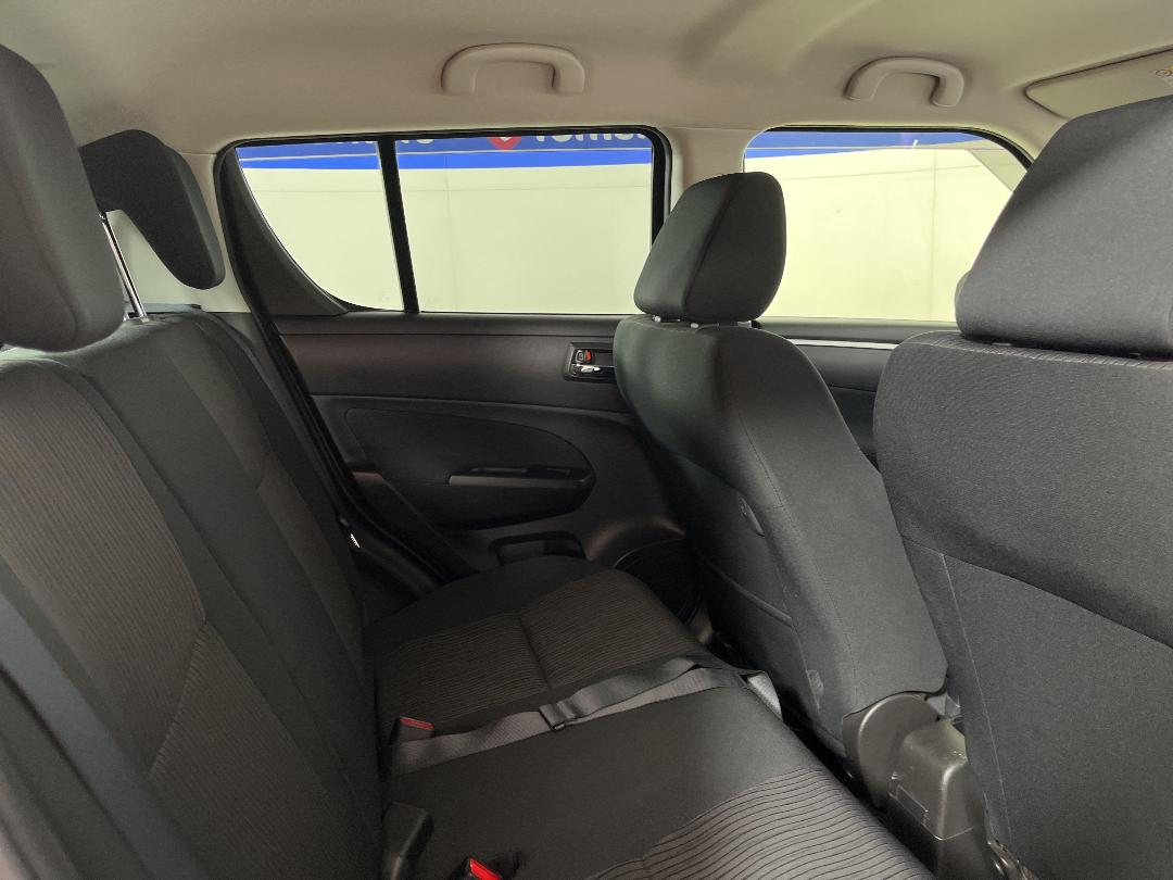 Photo '20' of Suzuki Swift Photo '20' of Suzuki Swift