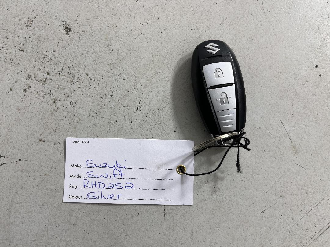 Photo '22' of Suzuki Swift Photo '22' of Suzuki Swift