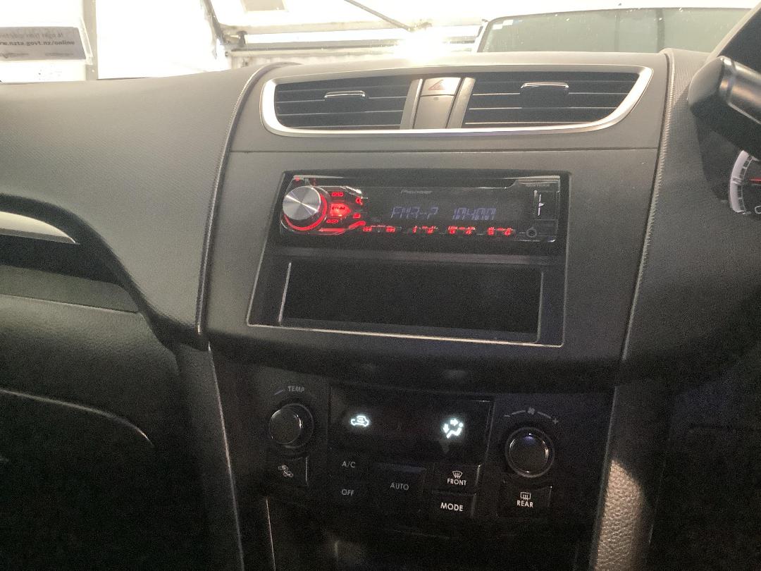 Photo '17' of Suzuki Swift Photo '17' of Suzuki Swift