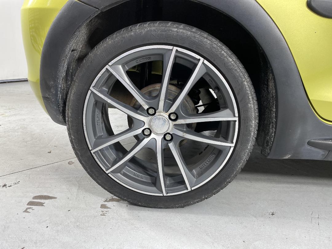 Photo '12' of Suzuki Swift