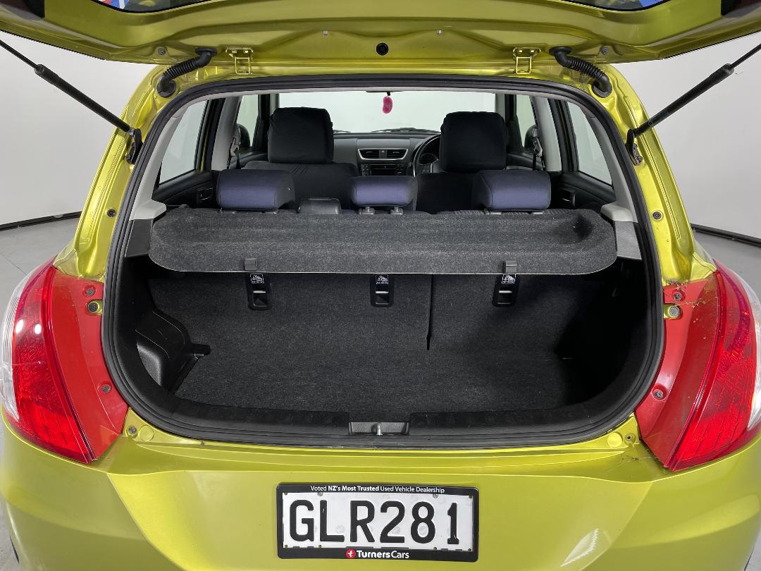 Photo '14' of Suzuki Swift