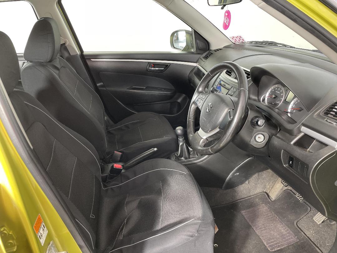 Photo '16' of Suzuki Swift