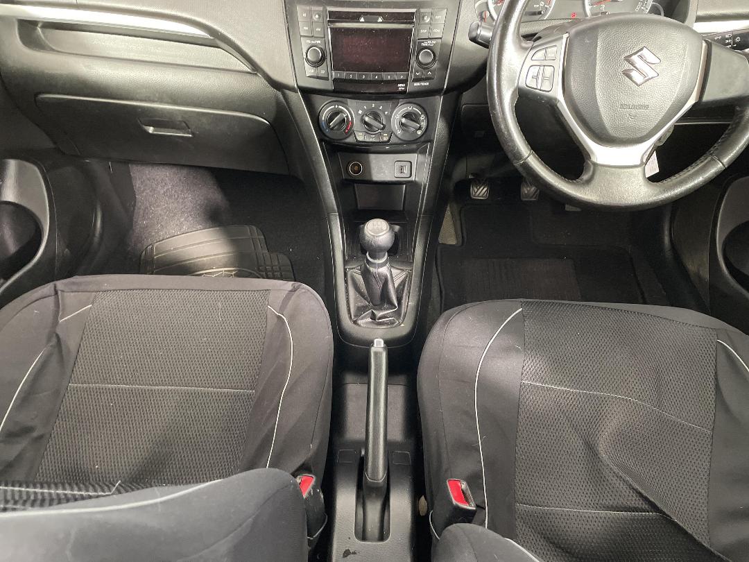 Photo '18' of Suzuki Swift