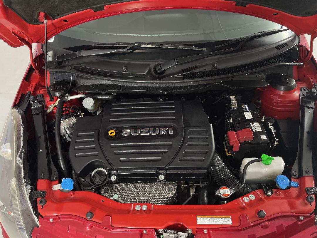 Photo '13' of Suzuki Swift