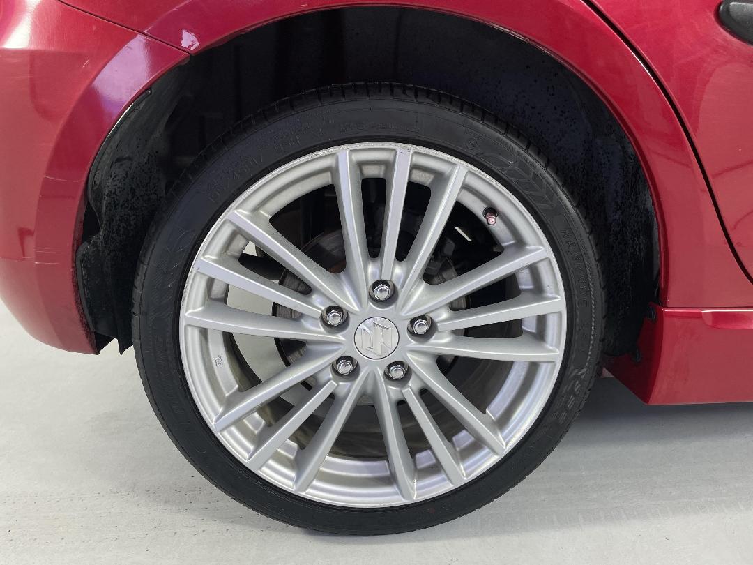 Photo '12' of Suzuki Swift