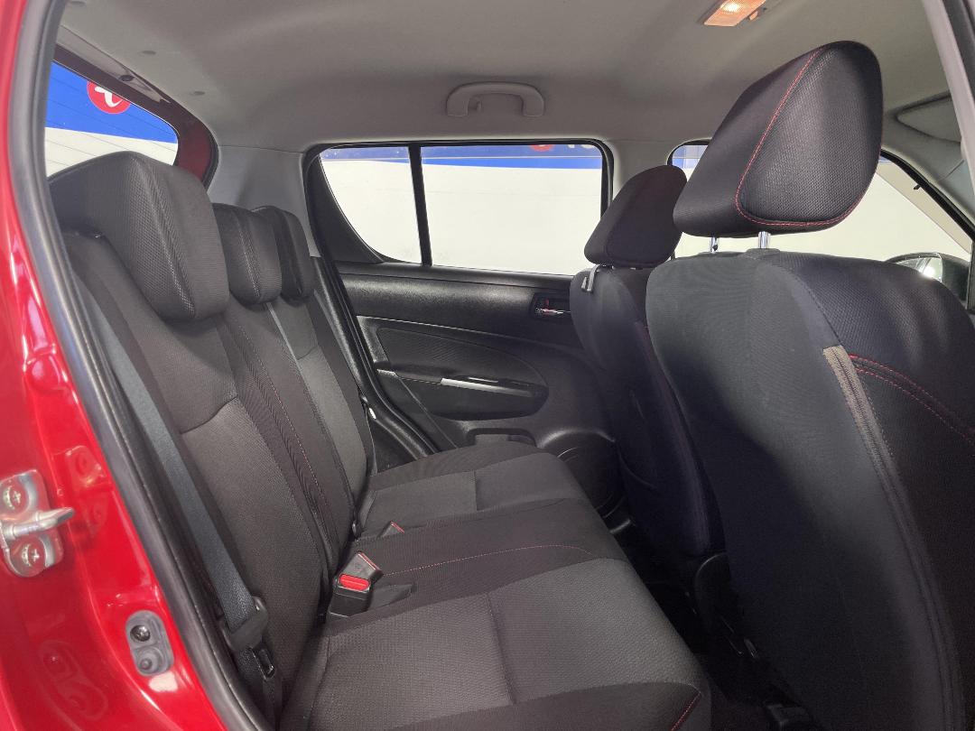 Photo '20' of Suzuki Swift