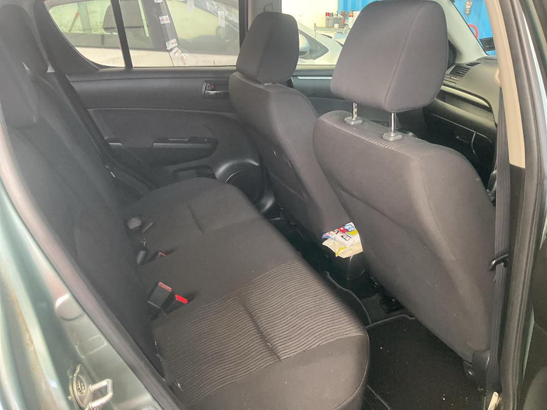 Photo '7' of Suzuki Swift