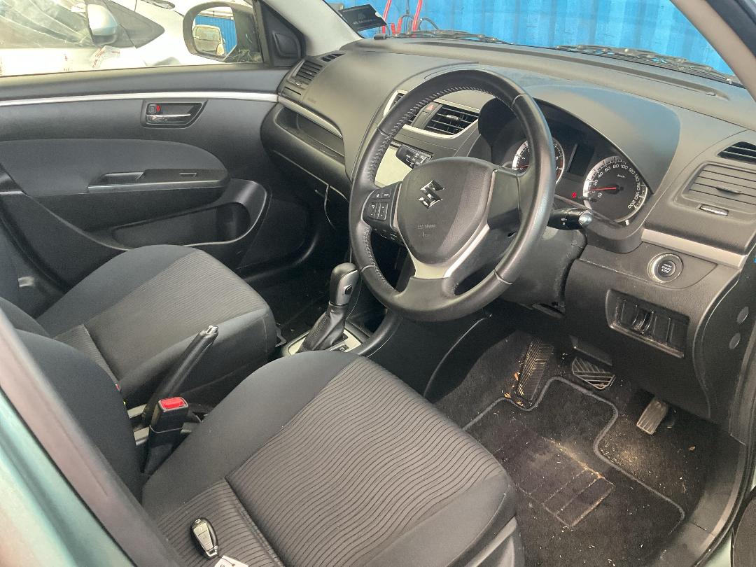 Photo '8' of Suzuki Swift